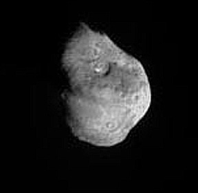 Tempel-1 viewed from Deep Impact 6 minutes prior to the actual collision.