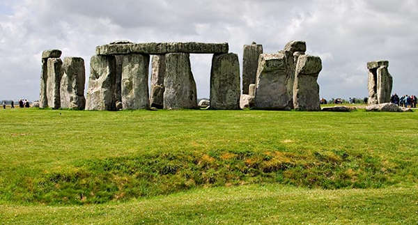 [Image:
Stonehenge]