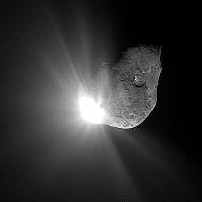 [Image:
Comet Tempel 1 moments after
impact]